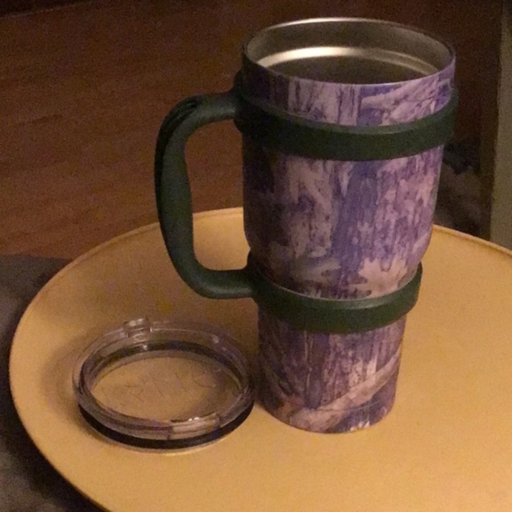 RTIC 30 oz. Tumbler in Kanati Camo w/Travel handle - gently used